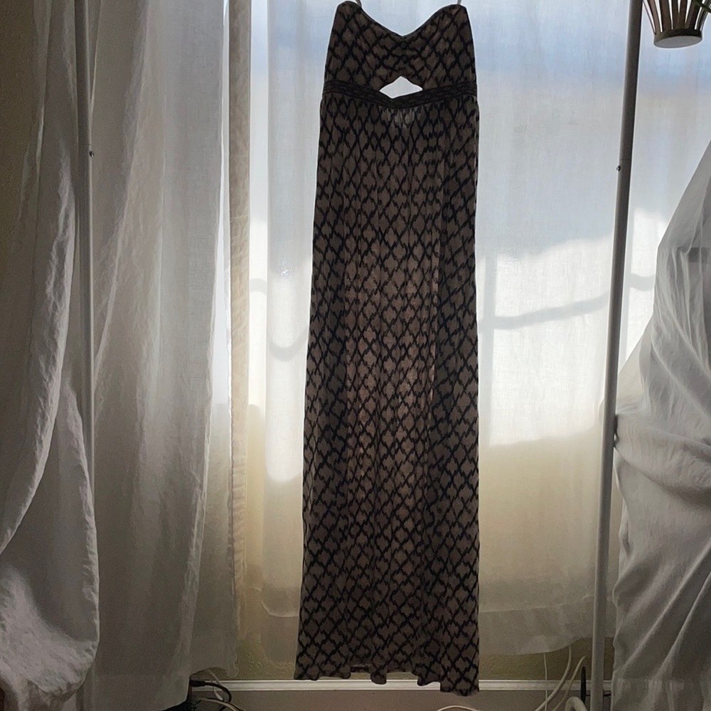 Long strapless dress by Silence & Noise